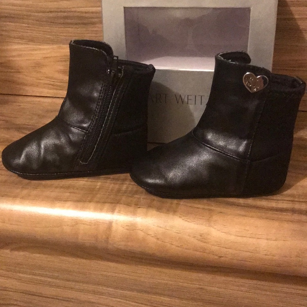 Totally Cute Stuart Weitzman Baby Boots!